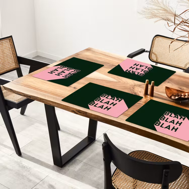 Donkergroen - Tekst - Schaduw - Grafisch Placemat vinyl groot -zzsfeer4_Kitchenyeah-website