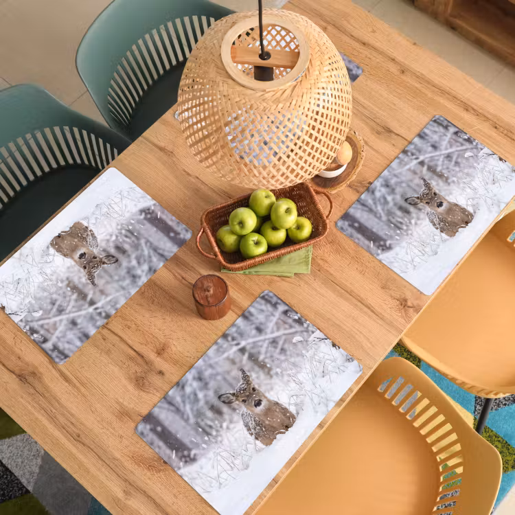 Hert - Sneeuw - Bos - Dieren - Vertederend Placemat vinyl groot -zzsfeer5_Kitchenyeah-website