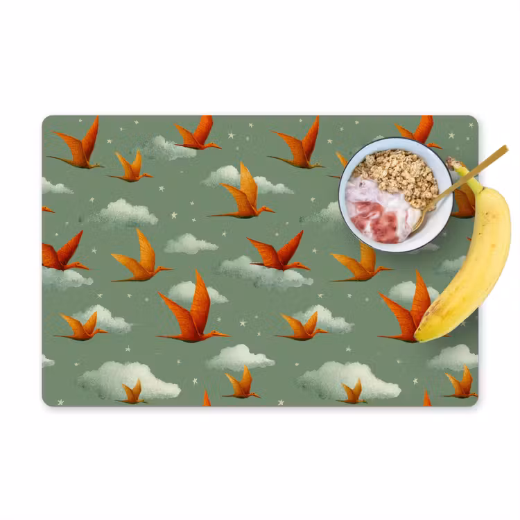 Dinosaurussen - Wolken - Sterren - Oranje Placemat vinyl groot -zzzproduct_Kitchenyeah-website