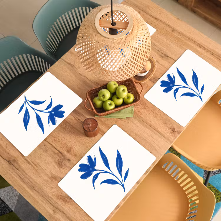 Bloem - Blaadjes - Minimalistisch - Blauw Placemat vinyl groot -zzsfeer5_Kitchenyeah-website
