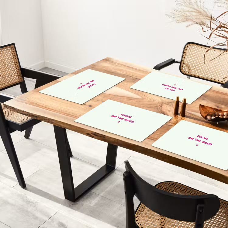 Focus - Beige - Roze - Smiley Placemat vinyl groot -zzsfeer4_Kitchenyeah-website