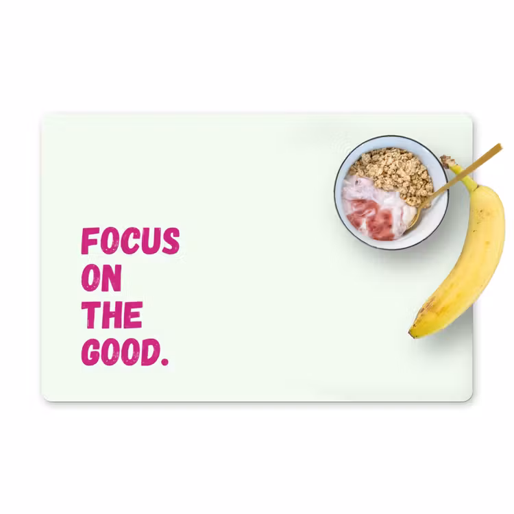 Focus on the good - Beige - Roze Placemat vinyl groot -zzzproduct_Kitchenyeah-website