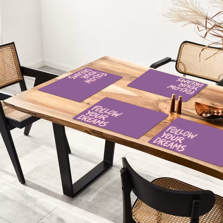 Follow your dreams - Paars - Penseeltextuur Placemat vinyl groot -zzsfeer4_Kitchenyeah-website