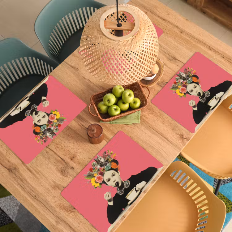 Meisje - Kopje - Bloemen - Roze Placemat vinyl groot -zzsfeer5_Kitchenyeah-website