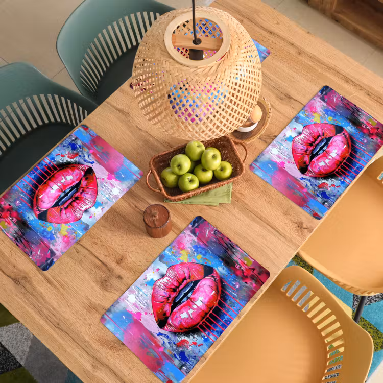 Graffiti - Lippen - Felroze - Geschilderd Placemat vinyl groot -zzsfeer5_Kitchenyeah-website