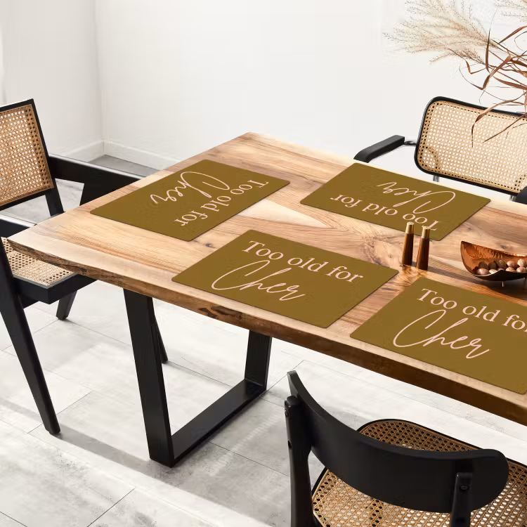 Groen - Too old for cher - Roze Placemat vinyl groot -zzsfeer4_Kitchenyeah-website