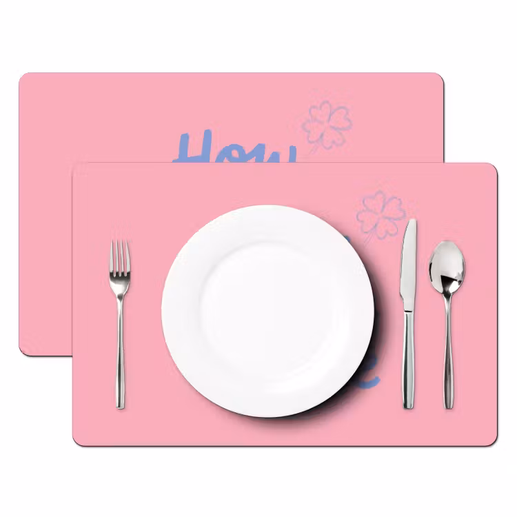 How lucky are we - Klavervier - Roze - Blauw Placemat vinyl groot -zzsfeer2_Kitchenyeah-website