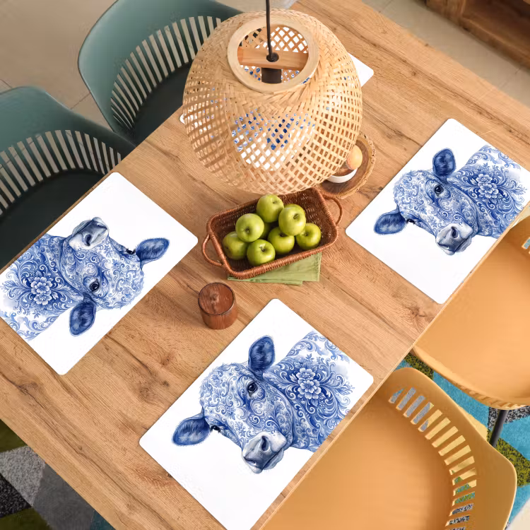 Illustratie - Koe - Blauw Placemat vinyl groot -zzsfeer5_Kitchenyeah-website
