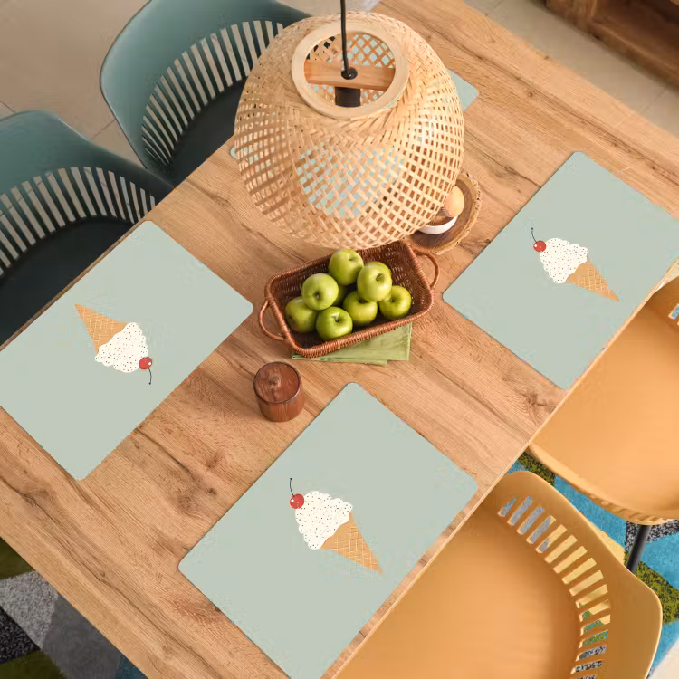 Illustratie - Ijsje - Spikkels - Kers Placemat vinyl groot -zzsfeer5_Kitchenyeah-website