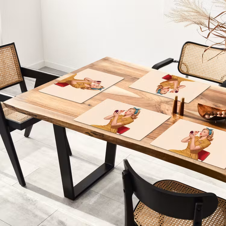 Illustratie - Mascara - Vrouw - Geel Placemat vinyl groot -zzsfeer4_Kitchenyeah-website