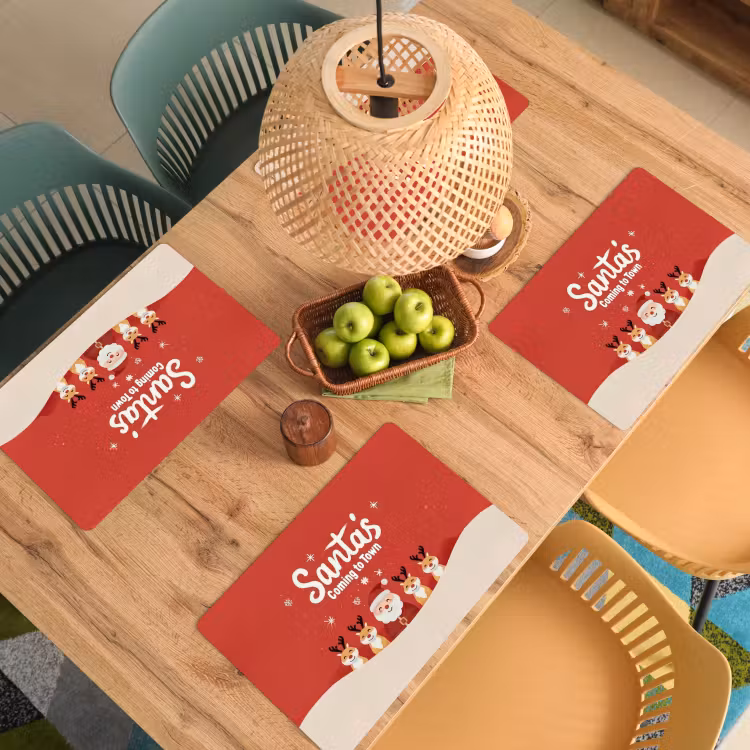 Illustratie - Kerstman - Rendieren - Rood Placemat vinyl groot -zzsfeer5_Kitchenyeah-website