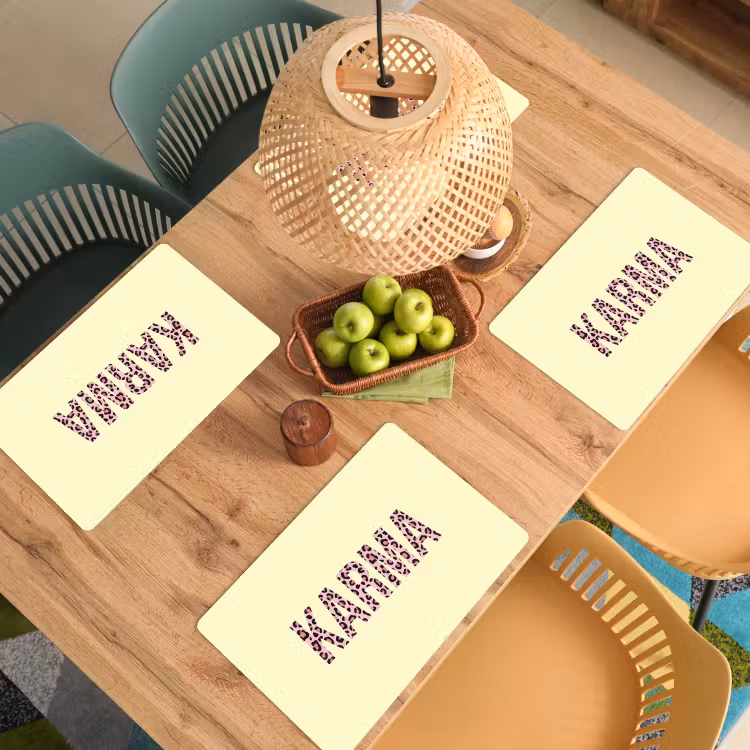 Karma - Luipaardprint - Geel Placemat vinyl groot -zzsfeer5_Kitchenyeah-website