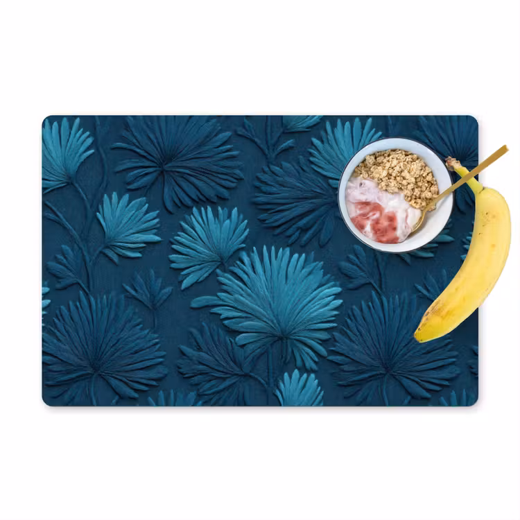 Bladeren - Reliëf - Patroon - Oceaanblauw - Modern Placemat vinyl groot 368 -zzzproduct_Kitchenyeah-website