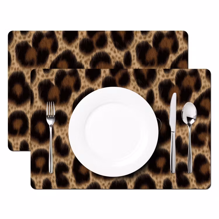 Luipaardprint - Bruin - Courage - Sierlijk Placemat vinyl groot -zzsfeer2_Kitchenyeah-website
