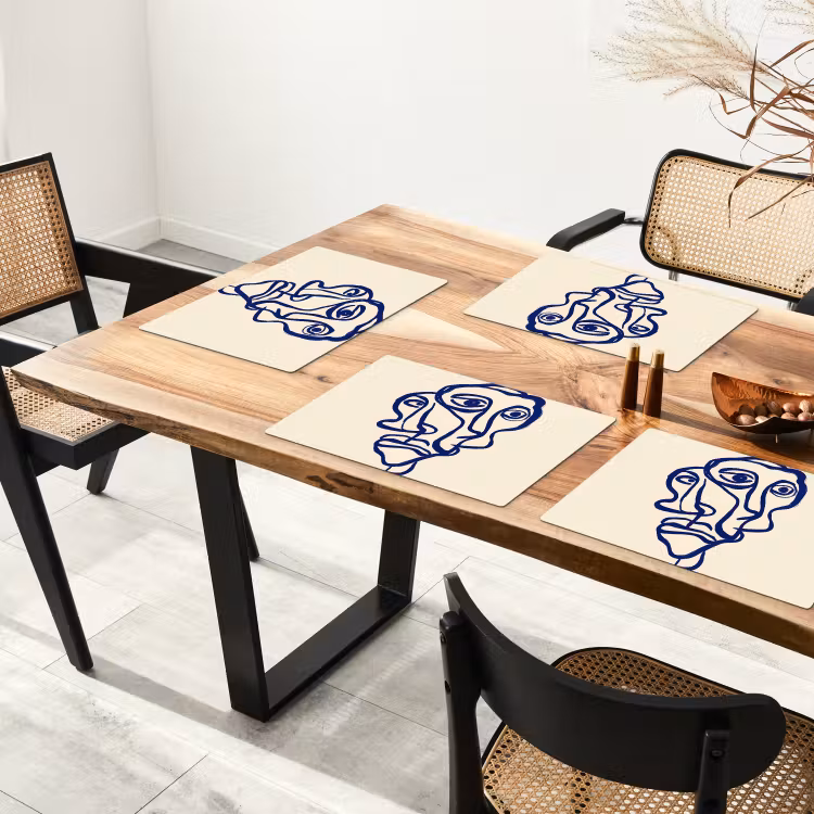 Lijntekening - Overlappende gezichten - Donkerblauw Placemat vinyl groot -zzsfeer4_Kitchenyeah-website