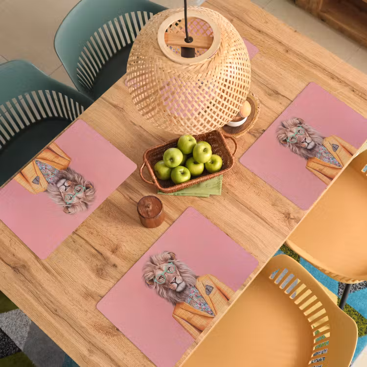 Leeuw - Pak - Geruit - Bril Placemat vinyl groot -zzsfeer5_Kitchenyeah-website