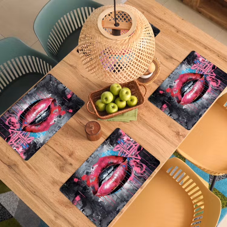 Lippen - Felroze - Graffiti - Verfstrepen Placemat vinyl groot -zzsfeer5_Kitchenyeah-website