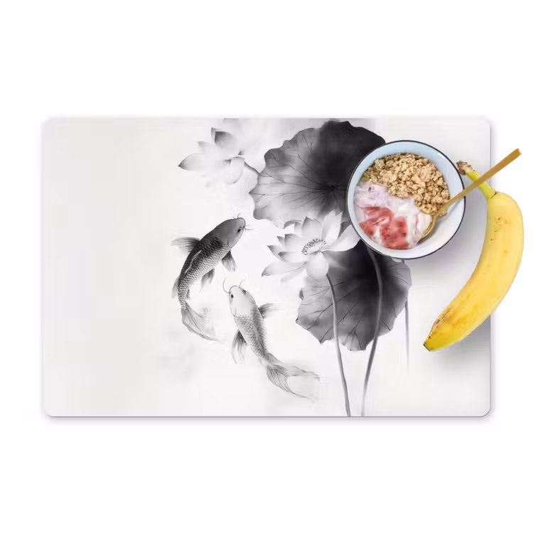 Lotusbloemen - Vissen - Bladeren - Zwart Placemat vinyl groot -zzzproduct_Kitchenyeah-website