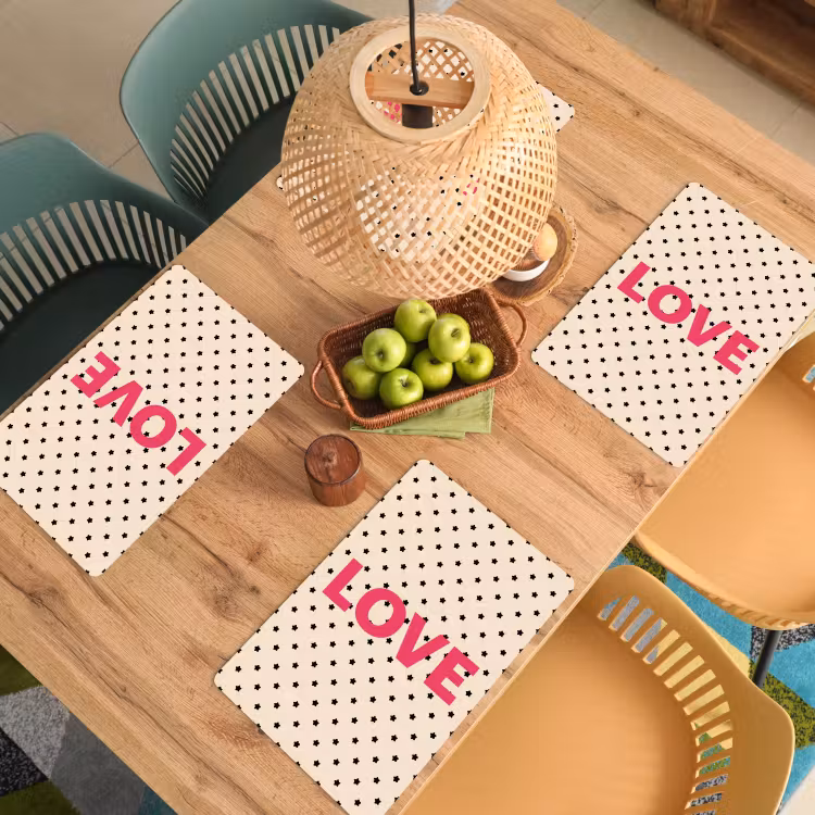 Love - Stippen - Roze Placemat vinyl groot -zzsfeer5_Kitchenyeah-website
