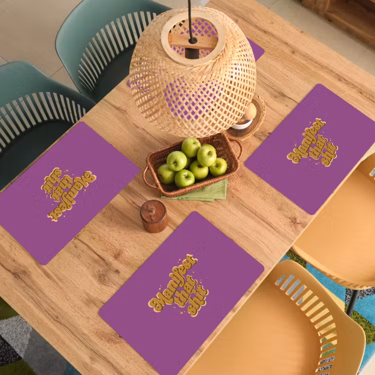 Manifest that shit - Paars - Glitter Placemat vinyl groot -zzsfeer5_Kitchenyeah-website
