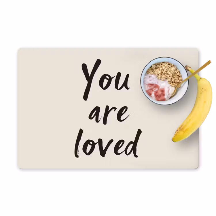 Minimalistisch - Beige - Love Placemat vinyl groot -zzzproduct_Kitchenyeah-website