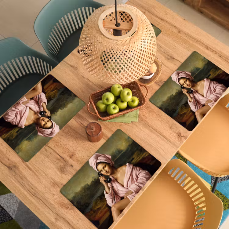 Mona - Klassiek - Roze Placemat vinyl groot -zzsfeer5_Kitchenyeah-website