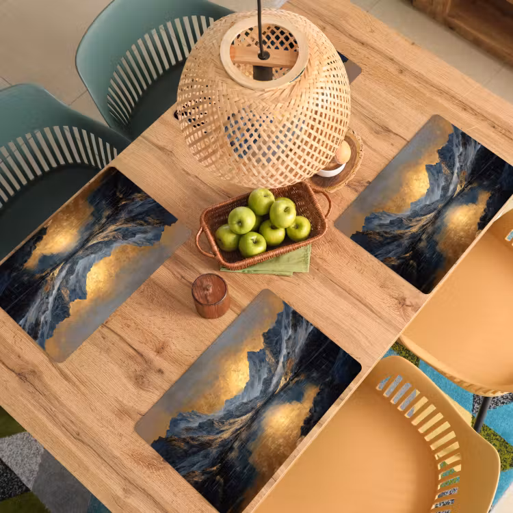 Berglandschap met Gouden Zonsondergang Placemat vinyl groot -zzsfeer5_Kitchenyeah-website