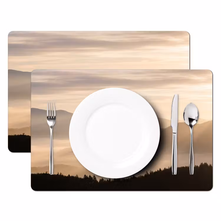 Bergen - Mist - Zonnestralen Placemat vinyl groot -zzsfeer2_Kitchenyeah-website