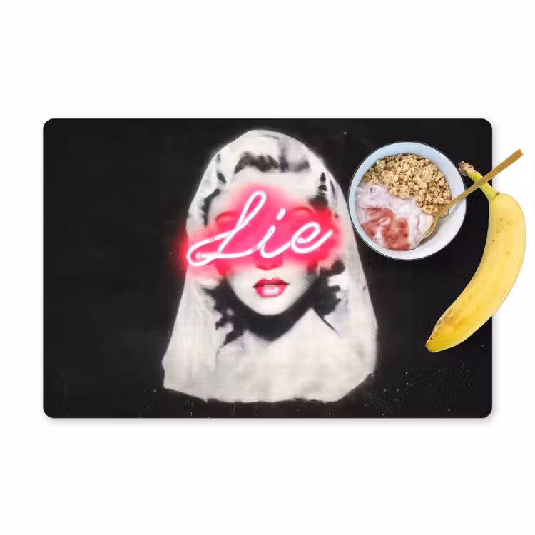 Neon - Letters - Vintage - Vrouw Placemat vinyl groot -zzzproduct_Kitchenyeah-website