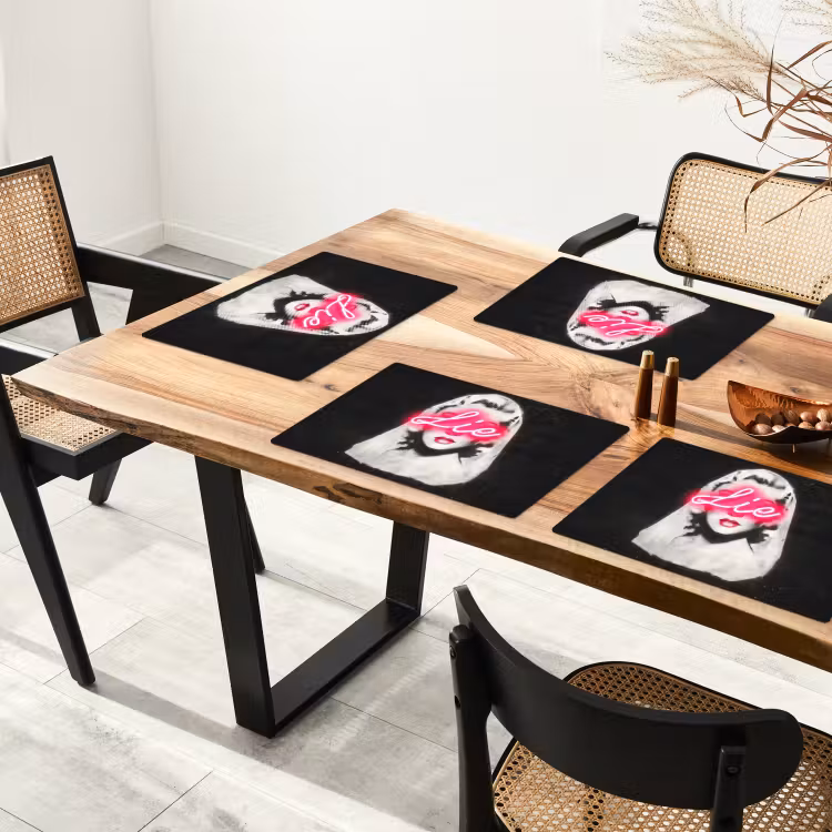 Neon - Letters - Vintage - Vrouw Placemat vinyl groot -zzsfeer4_Kitchenyeah-website