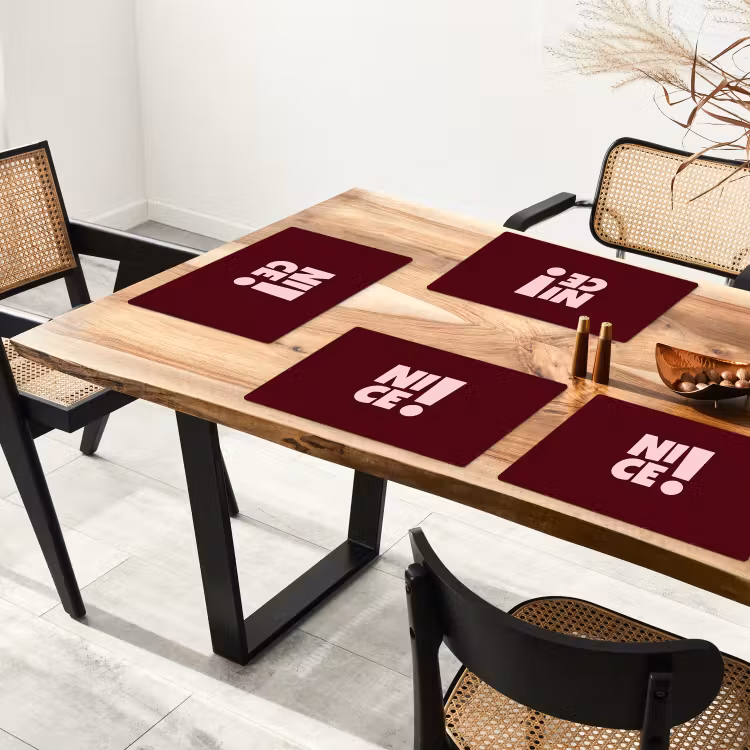 Nice - Uitroepteken - Rood Placemat vinyl groot -zzsfeer4_Kitchenyeah-website