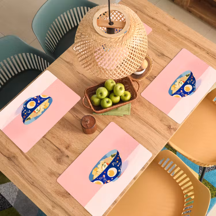 Noodles - Kom - Blauw - Illustratie Placemat vinyl groot -zzsfeer5_Kitchenyeah-website