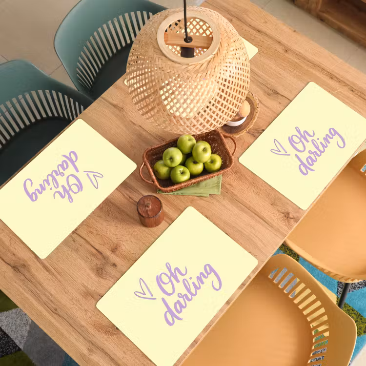 Oh darling - Geel - Hart Placemat vinyl groot -zzsfeer5_Kitchenyeah-website