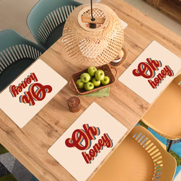 Oh honey - Rood - Schaduw Placemat vinyl groot -zzsfeer5_Kitchenyeah-website