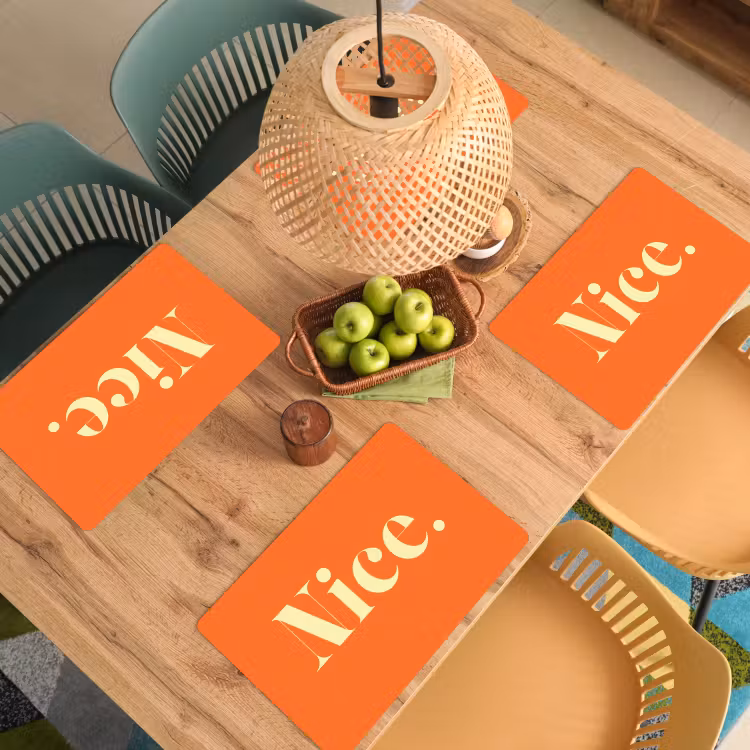 Oranje - Gebroken wit - Nice Placemat vinyl groot -zzsfeer5_Kitchenyeah-website