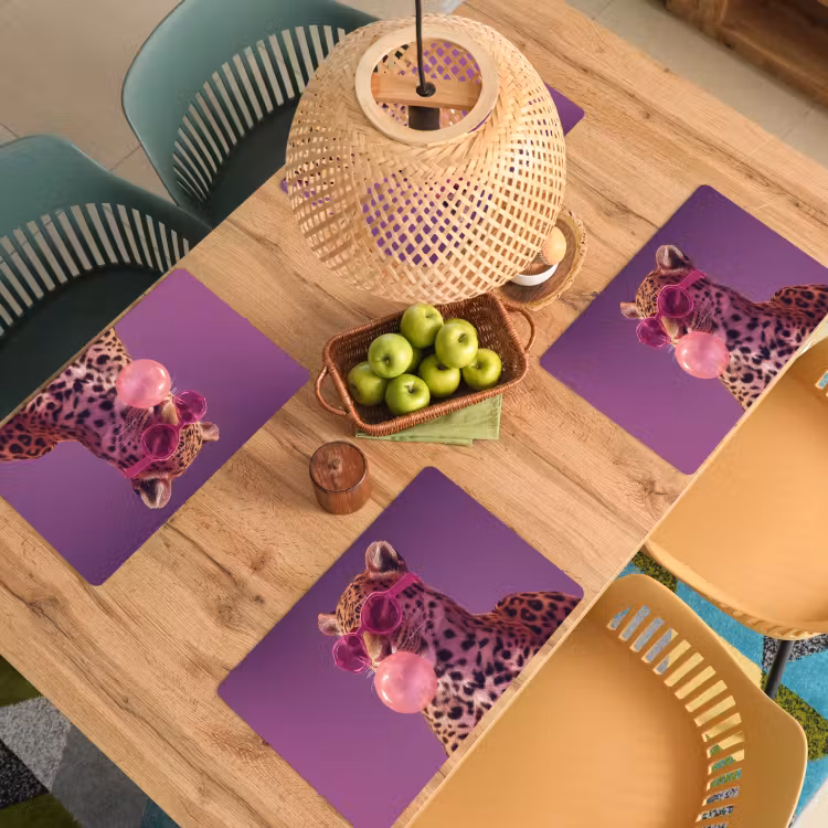Panter - Zonnebril - Kauwgombel - Roze Placemat vinyl groot -zzsfeer5_Kitchenyeah-website