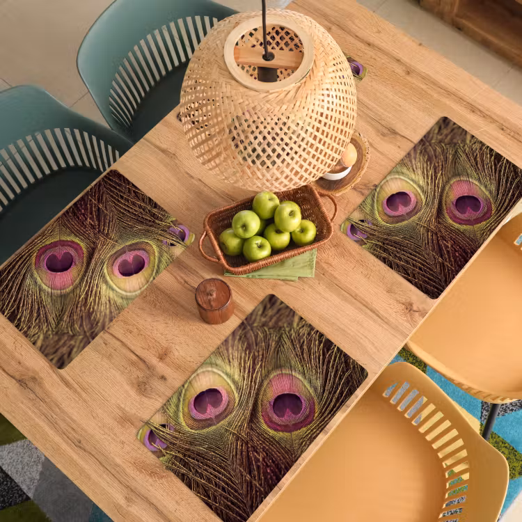 Pauw - Veren - Paars - Groen Placemat vinyl groot -zzsfeer5_Kitchenyeah-website