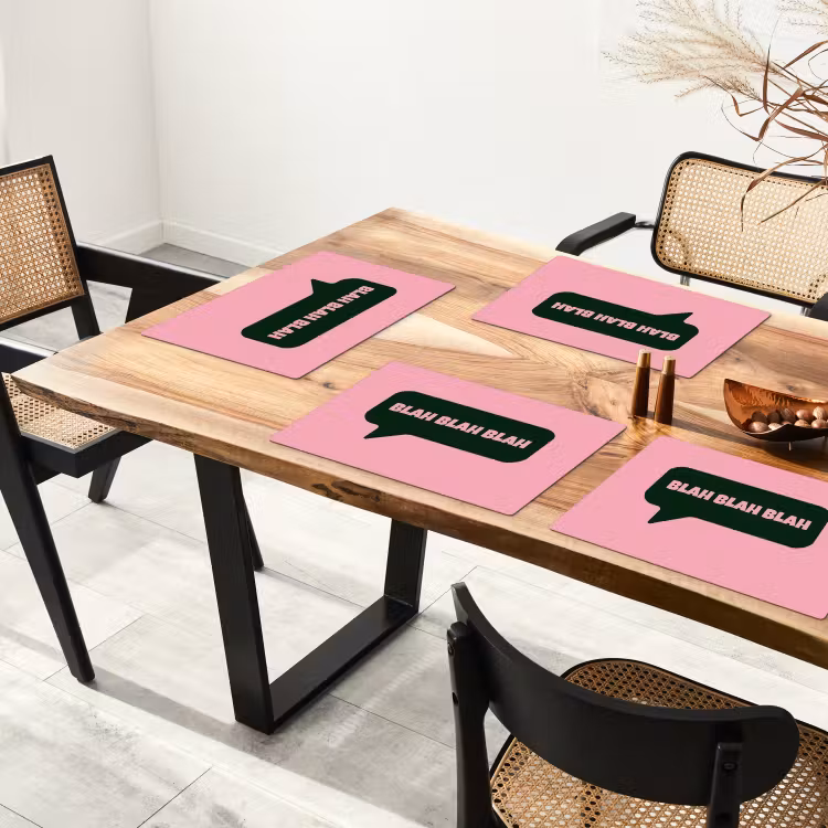 Roze - Tekstwolk - Groen - BLAH BLAH BLAH Placemat vinyl groot -zzsfeer4_Kitchenyeah-website