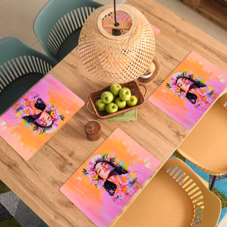 Portret - Bloemenkroon - Vrouw Placemat vinyl groot -zzsfeer5_Kitchenyeah-website