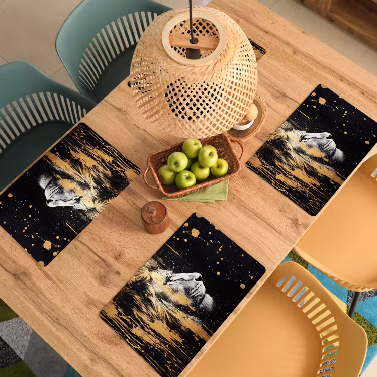Portret - Leeuw - Abstract - Goud Placemat vinyl groot -zzsfeer5_Kitchenyeah-website