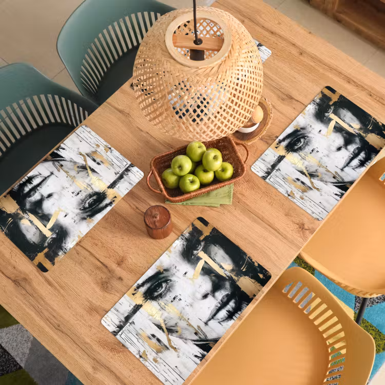 Portret - Vrouw - Penseelstreken - Goud Placemat vinyl groot -zzsfeer5_Kitchenyeah-website