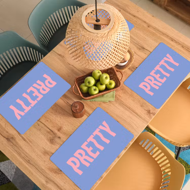 Pretty - Roze - Blauw - Golvend Placemat vinyl groot -zzsfeer5_Kitchenyeah-website