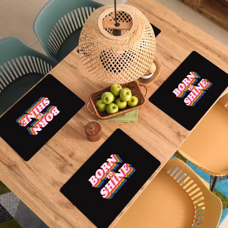 Quote - Regenboog - Roze - Zwart Placemat vinyl groot -zzsfeer5_Kitchenyeah-website