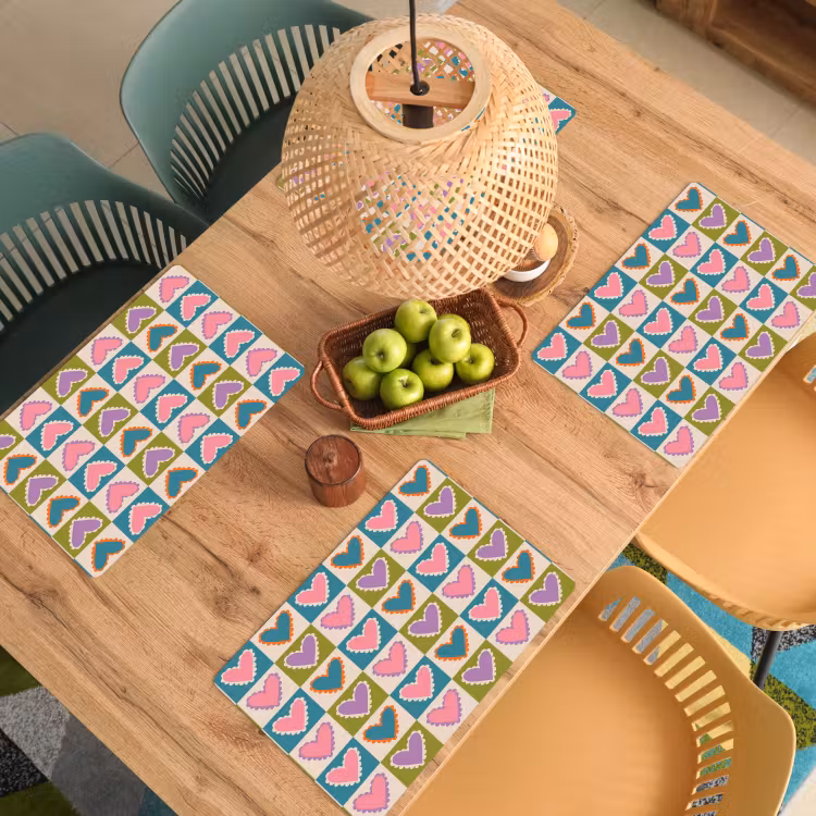 Retro - Kleuren - Patroon - Hartjes Placemat vinyl groot 368 -zzsfeer5_Kitchenyeah-website