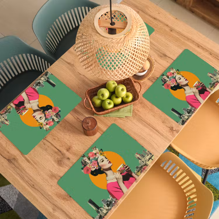 Retro - Vrouw - Stad - Zon Placemat vinyl groot -zzsfeer5_Kitchenyeah-website