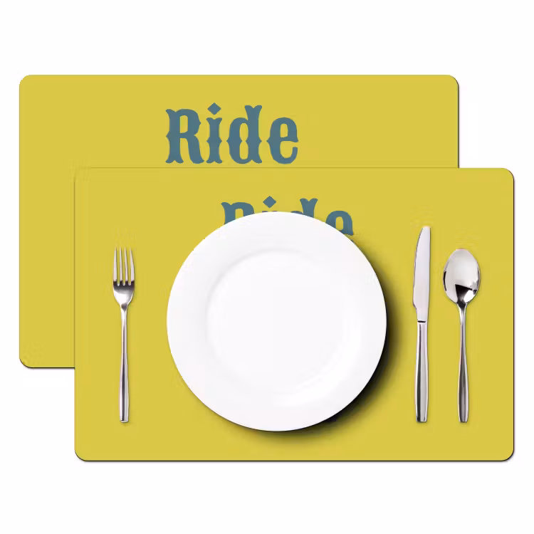 Ride or die - Geel - Blauw Placemat vinyl groot -zzsfeer2_Kitchenyeah-website