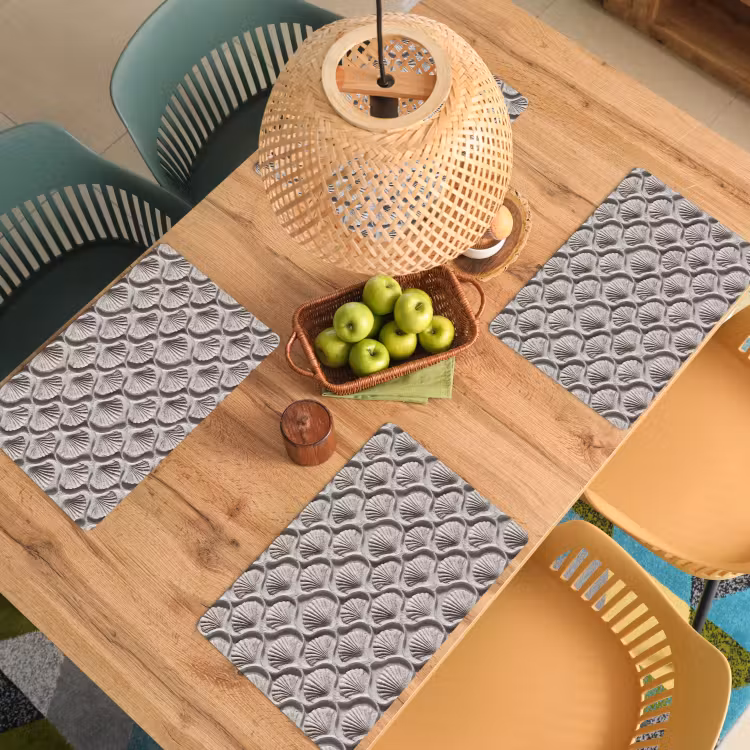 Zand - Schelpenvorm - Grijs Placemat vinyl groot 368 -zzsfeer5_Kitchenyeah-website
