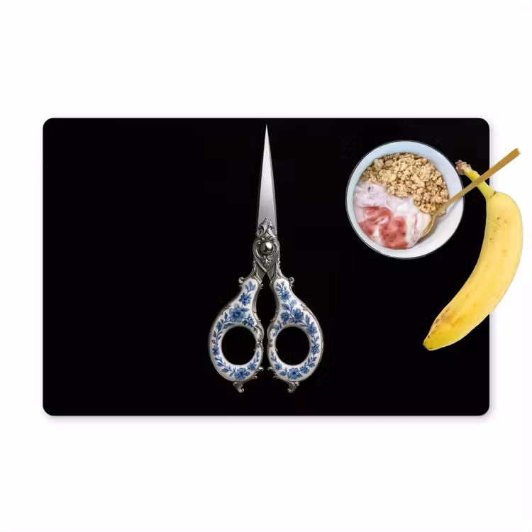 Schaar - Delfts blauw - Zwart Placemat vinyl groot -zzzproduct_Kitchenyeah-website
