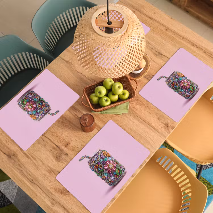 Frisdrankblikje - Bloemenpatroon - Edelstenen - Kleurrijk Placemat vinyl groot -zzsfeer5_Kitchenyeah-website