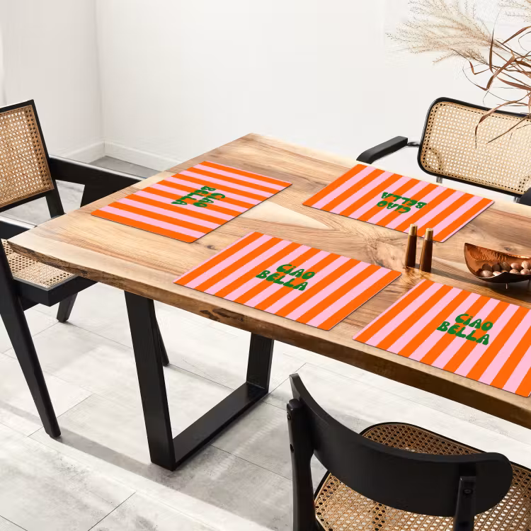 Strepen - Oranje - Verticaal - Ciao bella Placemat vinyl groot -zzsfeer4_Kitchenyeah-website